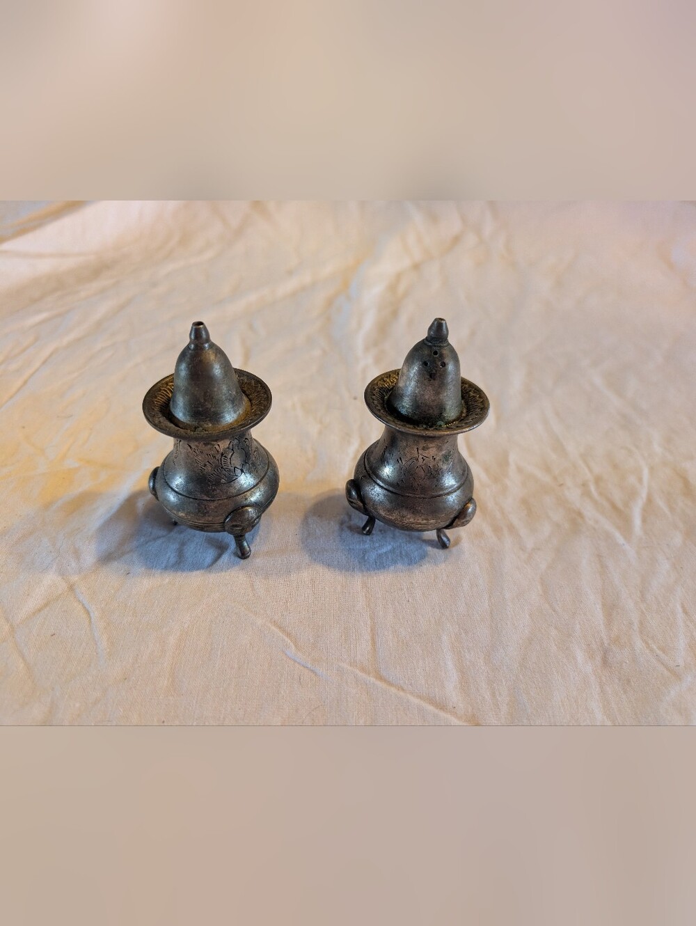 2/100$ Vintage/Antique Brass Salt and Pepper Shakers